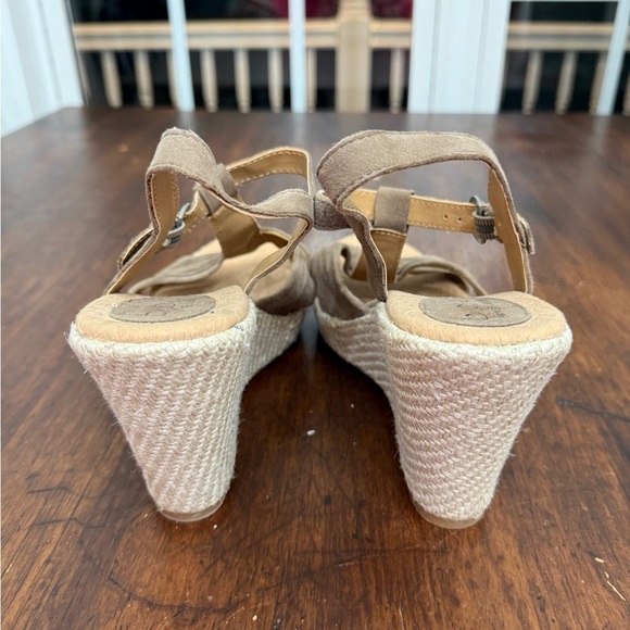 BOC Born Taupe Strappy Wedge Heel Sandal Size 10M - Picture 5 of 8